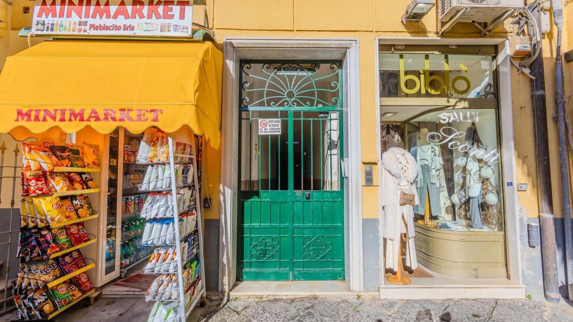Follaky Secret Garden Bed & Breakfast Naples Italy