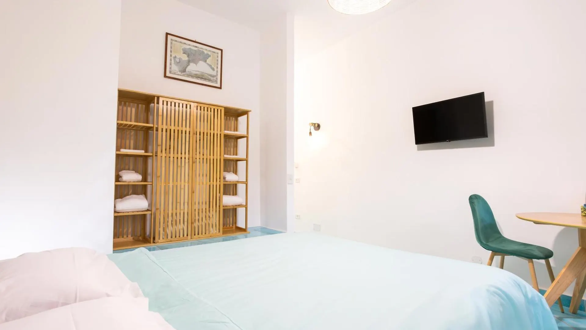 Follaky Secret Garden Bed & Breakfast Naples
